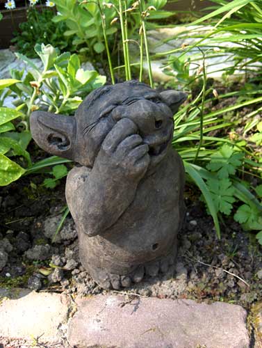 Nose-picking Troll (large)